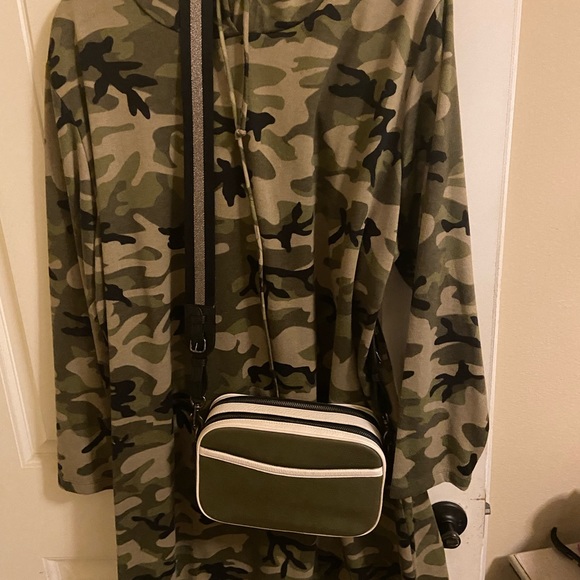 Xlilaration | Dress | Camouflage | Hoodie - Picture 7 of 11